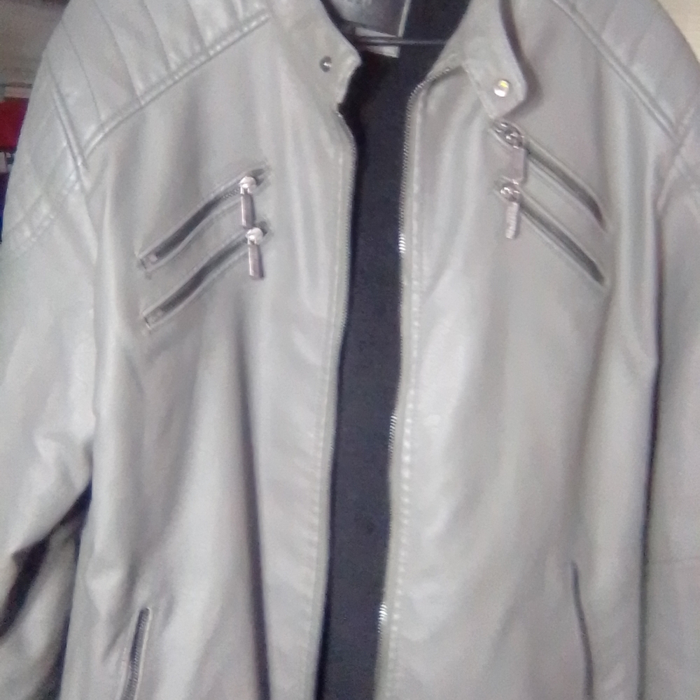 Men's Gray Jacket